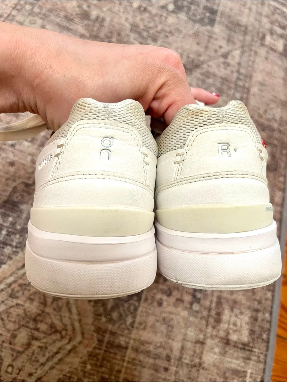 On THE ROGER Advantage size 9